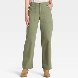 Olive Mid-Rise Straight Leg Cargo Pants